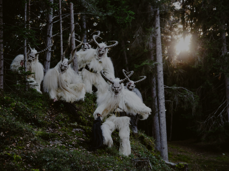 viaggio fotografico alla scoperta dei krampus del trentino alto adige